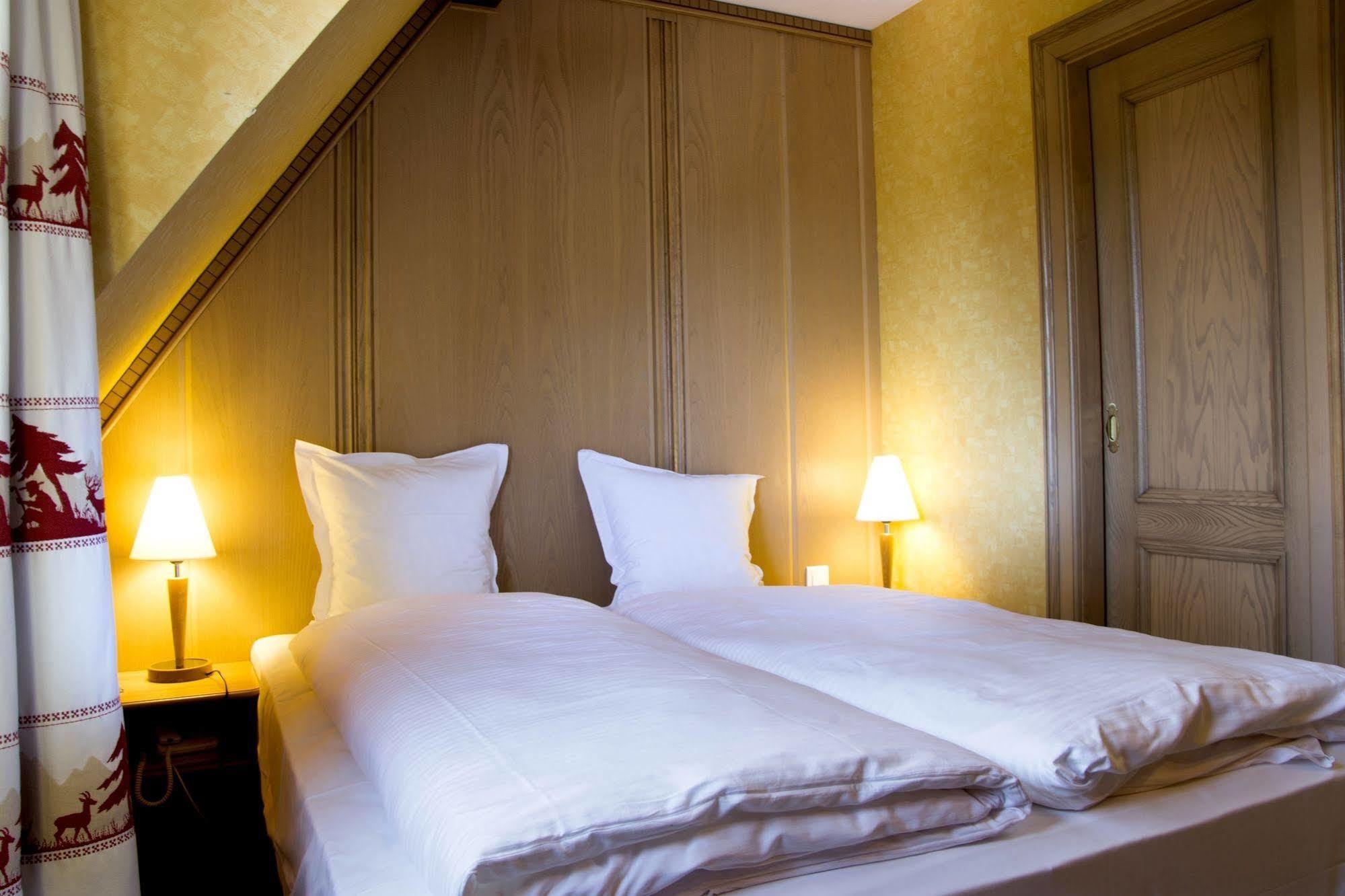 Hotel Spa Et Restaurant Au Chasseur Birkenwald Bagian luar foto