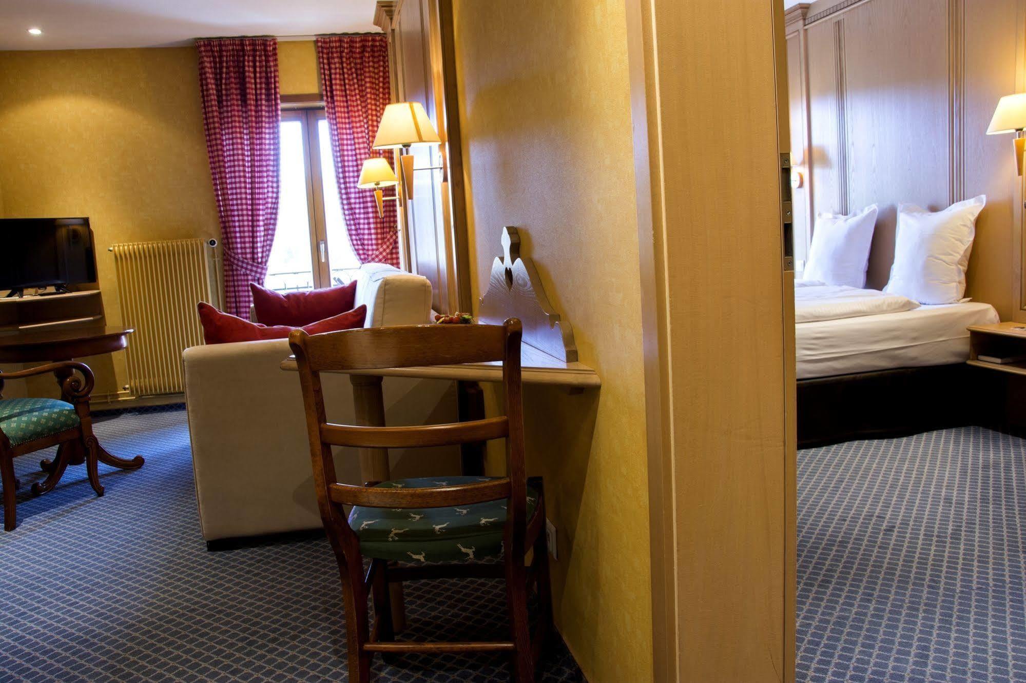 Hotel Spa Et Restaurant Au Chasseur Birkenwald Bagian luar foto